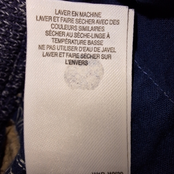 Boden youth flat front shorts in a size 7. Pre-loved in excellent condition. - Picture 4 of 7